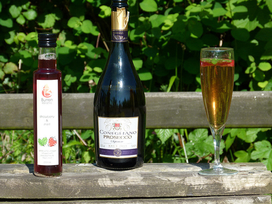PROSECCO WITH STRAWBERRY AND MINT WHITE WINE VINEGAR